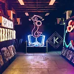Central Apartment Rondo Onz
